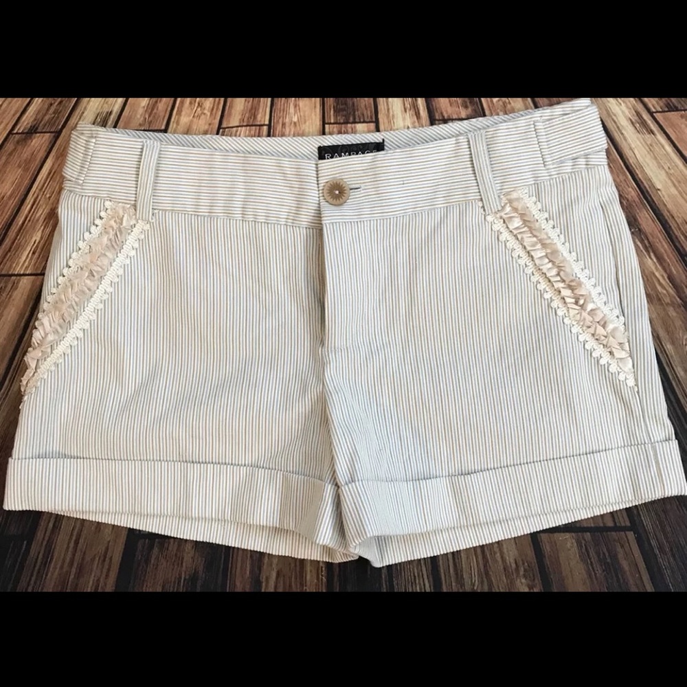 Rampage Shorts Size 5 Beautiful Pocket